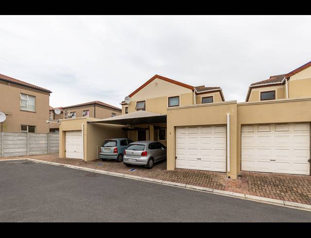 2 BEDROOM TOWNHOUSE FOR SALE IN PARKLANDS